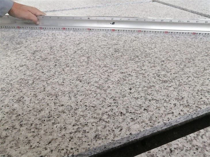 Pavimentadoras Cinza Claro