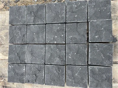 Cubo de Pedra Negra