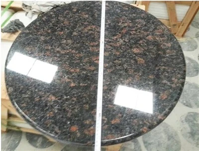 Tampo de mesa em granito ao ar livre