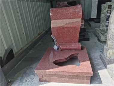 lápide de granito vermelho