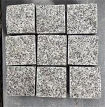 Cubos de pavimentação de granito duráveis e acessíveis
