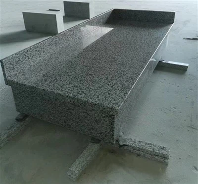 Backsplash de cozinha em granito branco